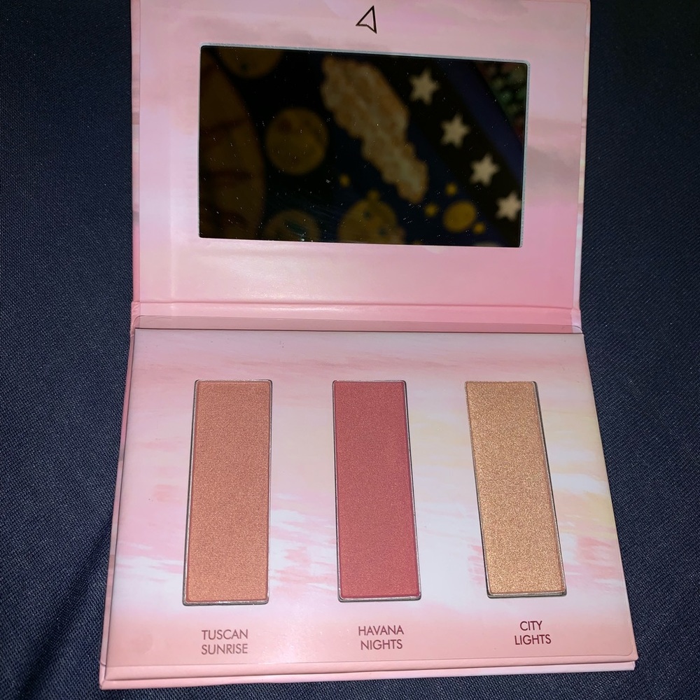 Wander beauty- wanderess dusk to dawn palette